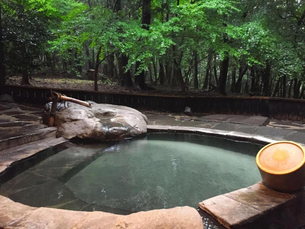 Отель Kirishima Onsen Ryokojin Sanso Экстерьер фото