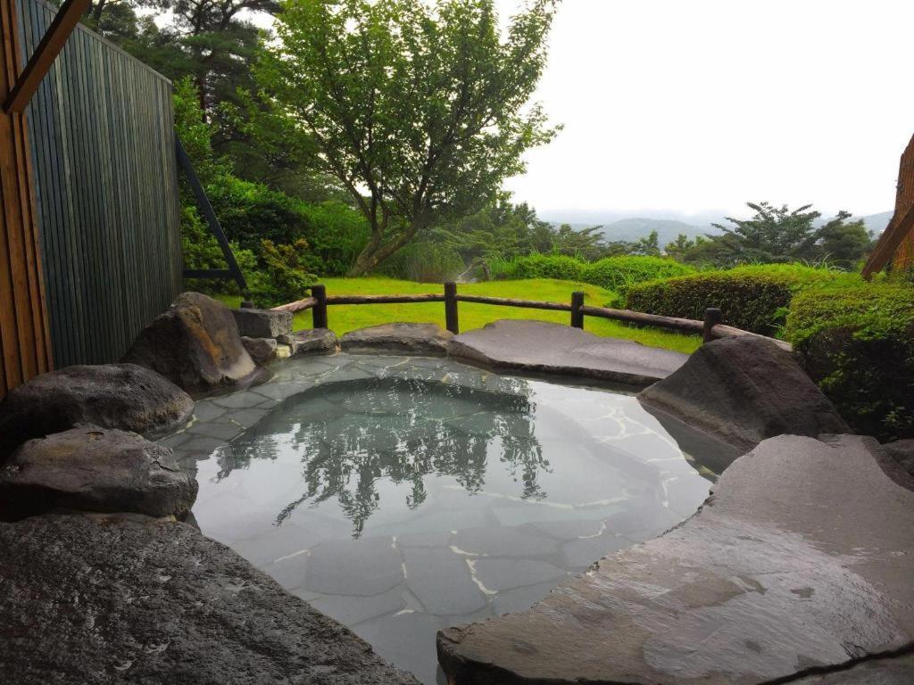 Отель Kirishima Onsen Ryokojin Sanso Экстерьер фото