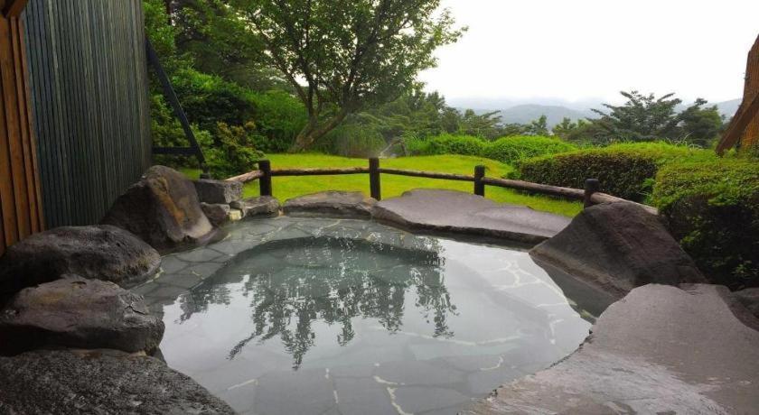 Отель Kirishima Onsen Ryokojin Sanso Экстерьер фото