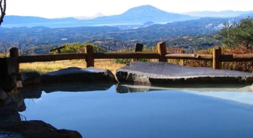 Отель Kirishima Onsen Ryokojin Sanso Экстерьер фото